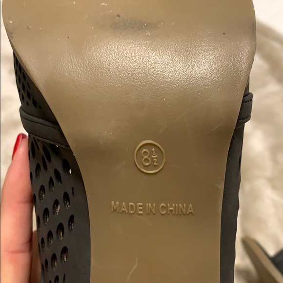 Report Netted Booties/Heels - Picture 4 of 4